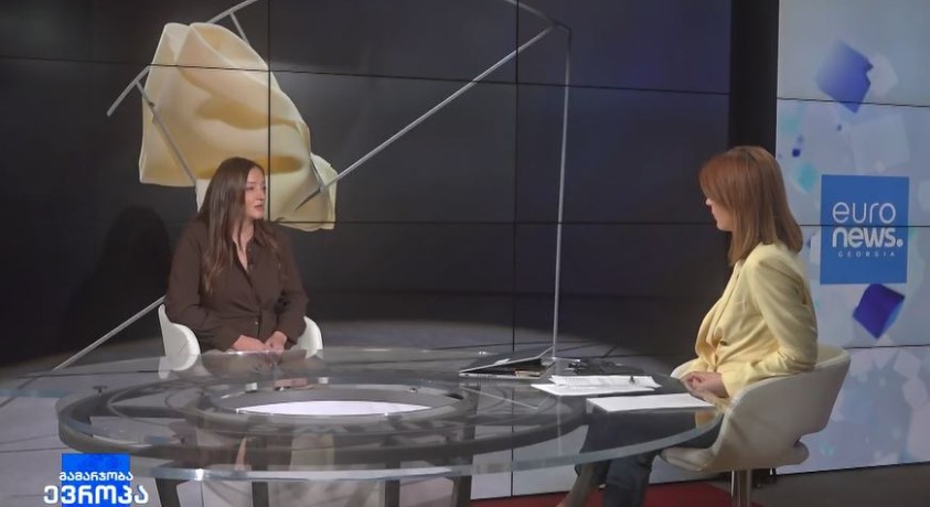 Atinati დამთვალიერებელს ანდრო ვეკუასა და თეა ჯორჯაძის ნამუშევრებს წარმოუდგენს