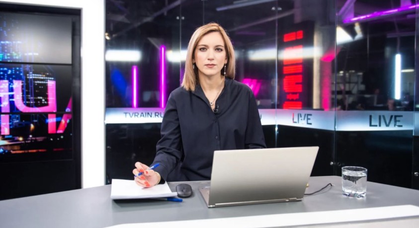 მოსკოვის სასამართლომ პატიმრობა მიუსაჯა „აგენტად“ გამოცხადებულ ჟურნალისტს