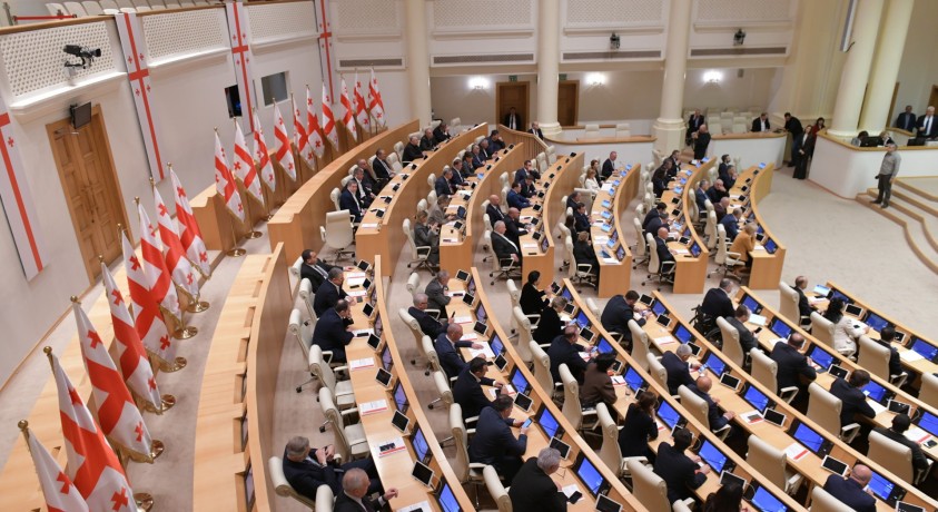 საქართველოს პარლამენტი ოფიციალურად ორპარტიული გახდა