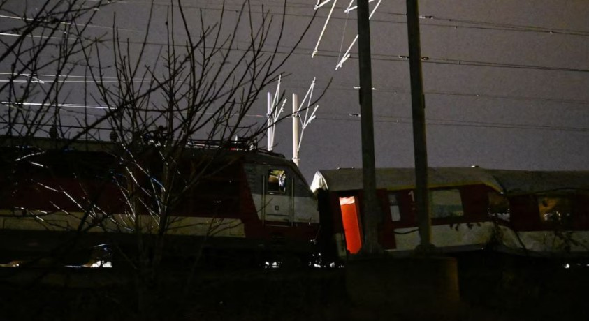 სლოვაკეთის დედაქალაქ ბრატისლავასთან ორი მატარებელი ერთმანეთს შეეჯახა