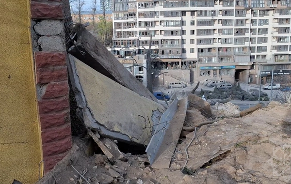 ბაქო მოსკოვისგან მოითხოვს განმარტებებს კიევში მათ საელჩოზე სარაკეტო იერიშისთვის