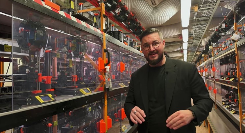 იოზეფ პრუშა:  ჩეხი მეოცნებე, რომელიც ევროპის მომავალს სამგანზომილებიანი პრინტერით ბეჭდავს