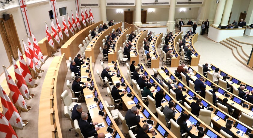 „საარჩევნო კოდექსში“ ცვლილებები პირველი მოსმენით მიიღეს