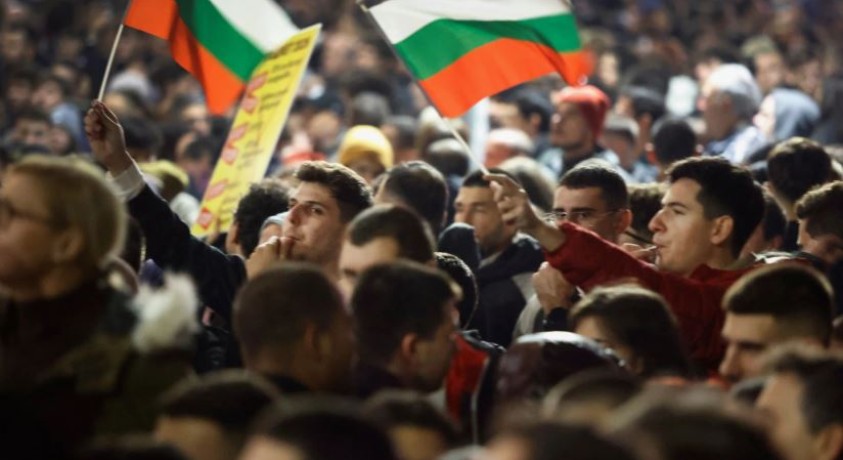 ბულგარეთის დედაქალაქ სოფიაში ათასობით მოქალაქემ მომავალი წლის ბიუჯეტი გააპროტესტა