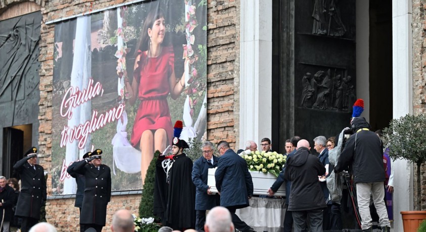 იტალიის პარლამენტმა ფემიციდის შესახებ კანონს მხარი ერთხმად დაუჭირა