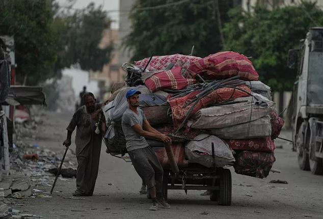 პალესტინელები განადგურებულ სახლებსა და ნაცნობ ადგილებს უბრუნდებიან