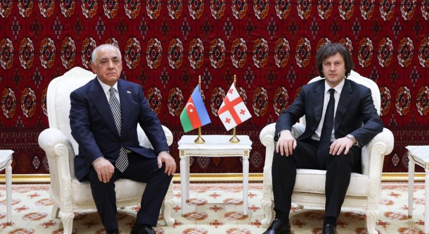 „გაუარესებულ ურთიერთობებზე“ საუბრების პარალელურად, ირაკლი კობახიძე აზერბაიჯანის პრემიერ-მინისტრს შეხვდა