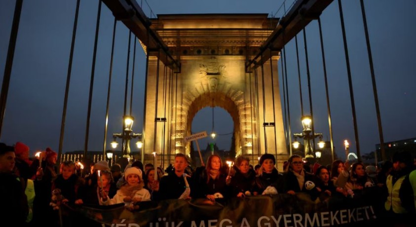 მრავალათასიანი ანტისამთავრობო აქცია ბუდაპეშტში