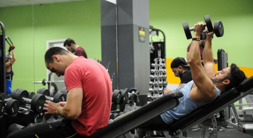 სპორტული დარბაზები გაიხსნა