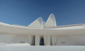 აბუ-დაბის ზაიიდის ეროვნული მუზეუმი არაბთა გაერთიანებული საამიროების 3000-წლოვან ისტორიას აცნობს მნახველებს