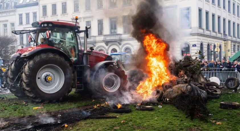 ბრიუსელში ევროპელი ლიდერების შეხვედრა ფერმერთა მასშტაბური პროტესტის ფონზე მიმდინარეობს
