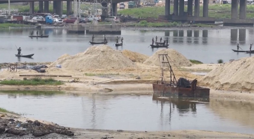 ნიგერიაში  წყალდიდობის შემთხვევებმა წყლიდან ქვიშის ამოღების შედეგად იმატა