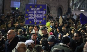 ბულგარეთში დემონსტრანტები არჩევნების ელექტრონულად ჩატარებას ითხოვენ