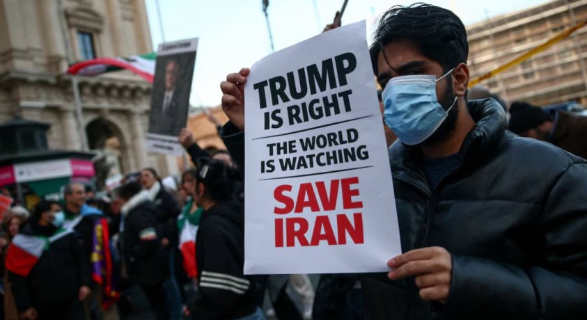 დონალდ ტრამპის თქმით, ირანისკენ აშშ-ის სამხედრო გემები მიემართებიან