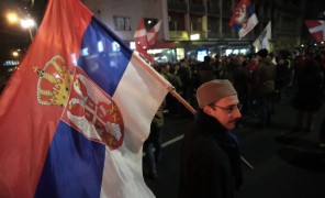 უნივერსიტეტის მხარდასაჭერად მასშტაბური საპროტესტო აქცია გაიმართა ბელგრადში