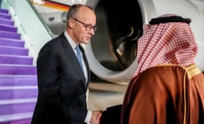 ფრიდრიხ მერცი საუდის არაბეთს სტუმრობს, შემდეგი გაჩერება დოჰა და ერ-რიადია