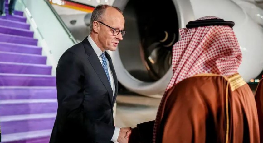 ფრიდრიხ მერცი საუდის არაბეთს სტუმრობს, შემდეგი გაჩერება დოჰა და ერ-რიადია