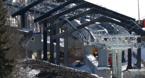 ზამთრის ოლიმპიური თამაშების დაწყებამდე ერთი დღით ადრე სამუშაოები კვლავ მიმდინარეობს