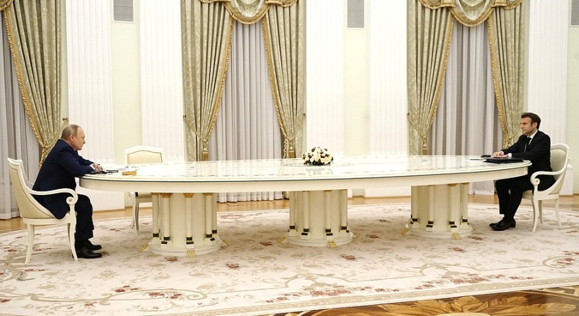 პესკოვი ამბობს, რომ მოსკოვსა და პარიზს შორის კონტაქტი შედგა