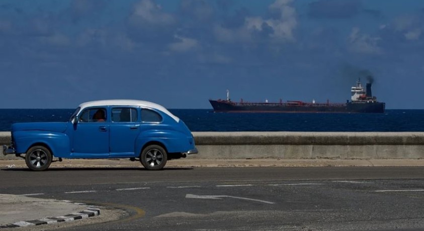 კუბაზე მექსიკის მიერ გაგზავნილ დახმარებას მოსახლეობას ურიგებენ