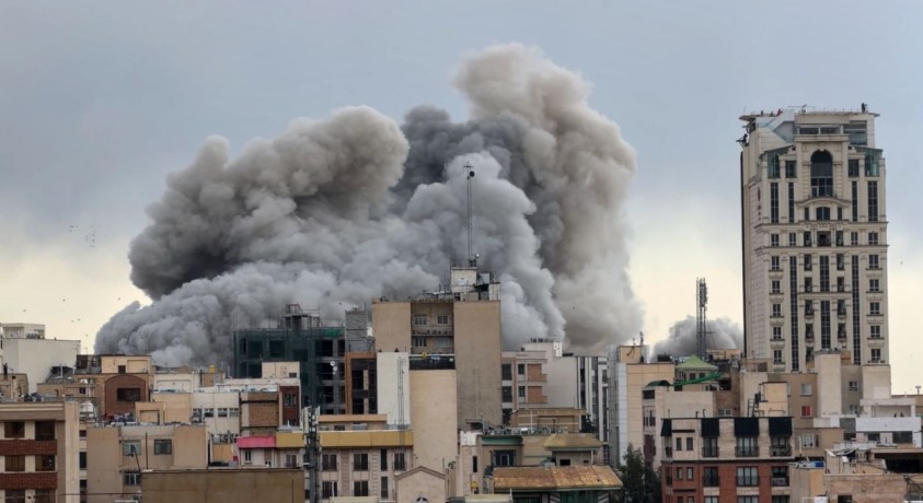 აშშ-ს ირანიდან დროზე ადრე გასვლა არ სურს