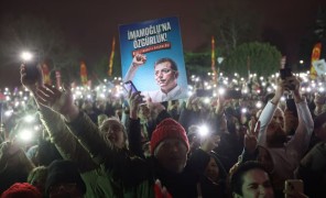 სტამბოლში ათიათასობით მოქალაქემ ექრემ იმამოღლუს ერთწლიანი პატიმრობა გააპროტესტა