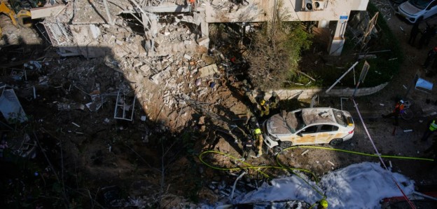 ირანმა თელ-ავივის ცენტრალურ ნაწილზე იერიში მიიტანა