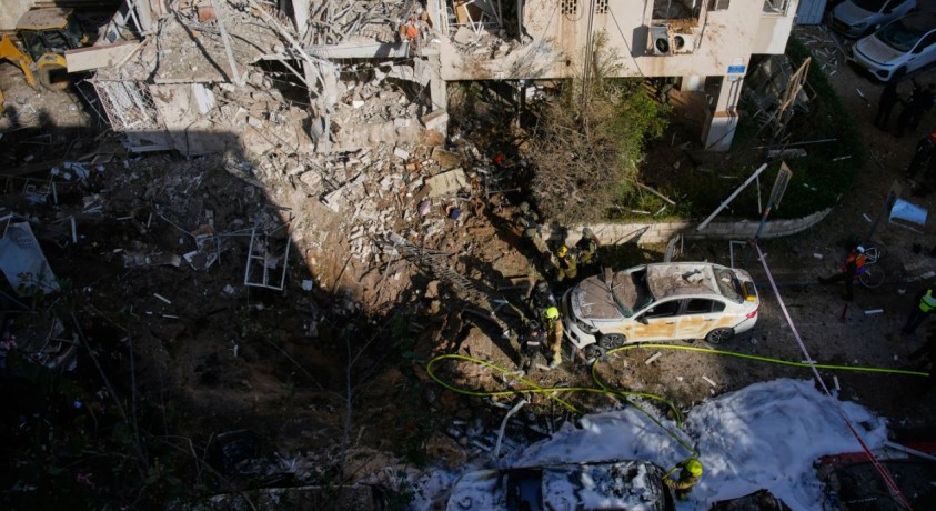 ირანმა თელ-ავივის ცენტრალურ ნაწილზე იერიში მიიტანა