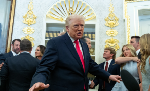 ტრამპი ამბობს, რომ ირანში რეჟიმი შეიცვალა