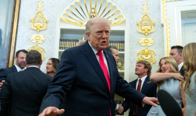 ტრამპი ამბობს, რომ ირანში რეჟიმი შეიცვალა