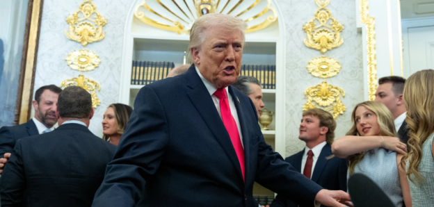 ტრამპი ამბობს, რომ ირანში რეჟიმი შეიცვალა