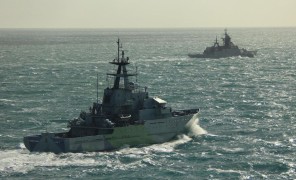 დიდი ბრიტანეთი რუსული „ჩრდილოვანი ფლოტის” გემების დაკავებას შეძლებს