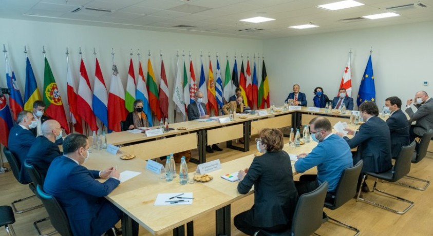 მხარეები მოლაპარაკების მეექვსე დღეს აფასებენ