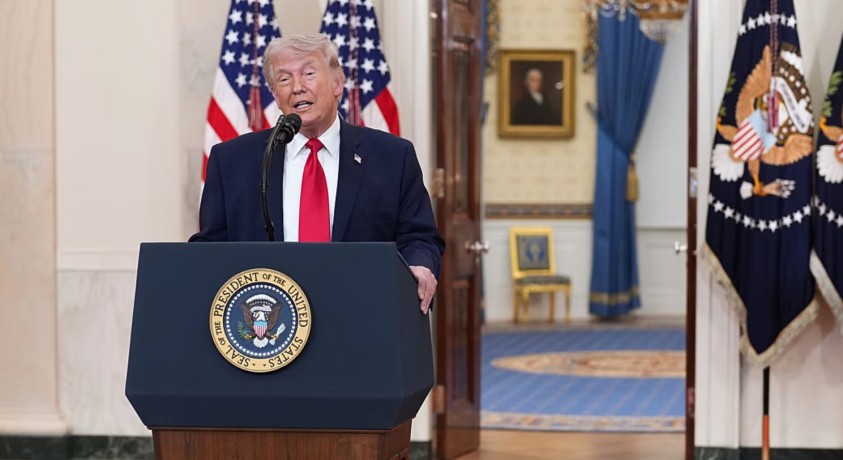 აშშ-ის პრეზიდენტი დონალდ ტრამპი NATO-ს დატოვების საკითხს განიხილავს