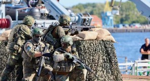 გერმანიიდან გამგზავრების შემთხვევაში, 17-დან 45 წლამდე  მამაკაცი ვალდებულია ქვეყნის თავდაცვის სამინისტროსგან ნებართვა მიიღოს