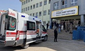 თურქეთის ერთ-ერთ სკოლაში ყოფილმა მოსწავლემ ცეცხლი გახსნა  - დაშავებულია 16 ადამიანი