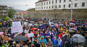 სლოვაკეთში ხელისუფლების სადავო საარჩევნო კანონპროექტს აპროტესტებენ
