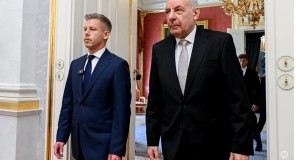 პრემიერ-მინისტრის მოთხოვნის მიუხედავად უნგრეთის პრეზიდენტმა თანამდებობა არ დატოვა