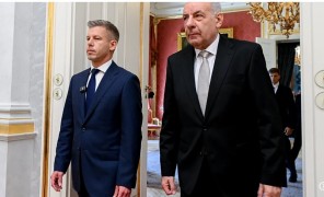 პრემიერ-მინისტრის მოთხოვნის მიუხედავად უნგრეთის პრეზიდენტმა თანამდებობა არ დატოვა