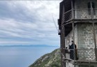 ბერძნულ კუნძულ ანდროსზე ერთ-ერთი მონასტრის აღდგენილი კოშკები ხელოვნების გალერეად გადაკეთდა