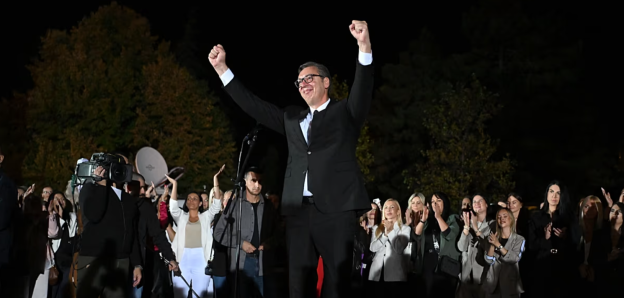 ვუჩიჩმა პრეზიდენტის პოსტი დატოვა, პრემიერის თანამდებობის დაკავების იმედით