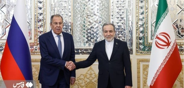 თეირანში სერგეი ლავროვმა ირანის საგარეო საქმეთა მინისტრთან აბას არაღჩისთან შეხვედრა გამართა