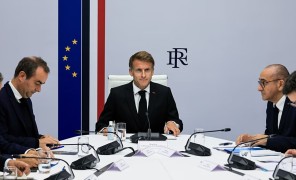მაკრონი მიმდინარე საპროტესტო აქციებთან დაკავშირებით უცხოელი ლიდერების კომენტარებს სულელურს უწოდებს