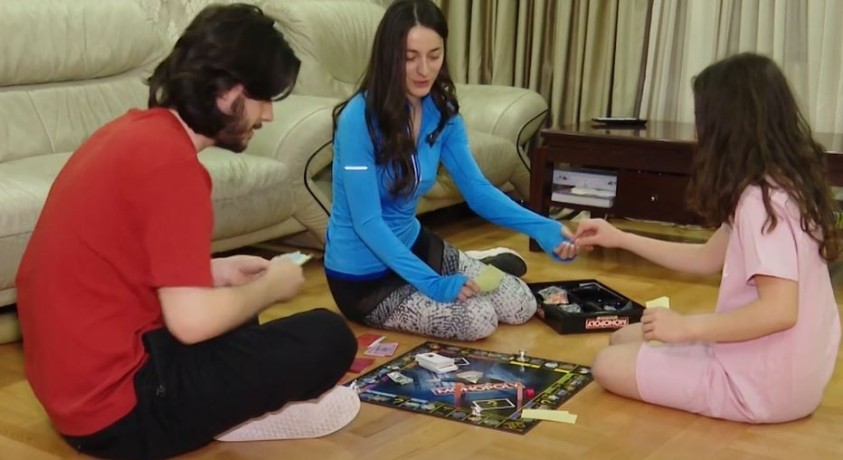 ურჩევნიათ თუ არა ახალგაზრდებს მშობლებთან ცხოვრებას მარტო გადასვლა