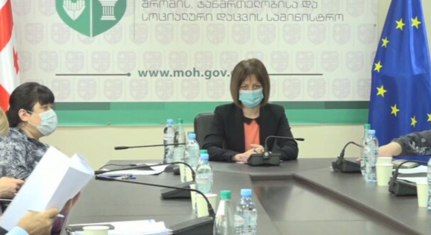 „ასტრაზენეკას“ ვაქცინით აცრას მხოლოდ 55  წელს გადაცილებულები შეძლებენ