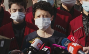 თეა წულუკიანი მსახიობ ბესო ზანგურს მოუწოდებს, სასწრაფოდ დატოვოს  თეატრი