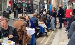 დიდი ბრიტანეთში ცხოვრება ჩვეულ რიტმს უბრუნდება