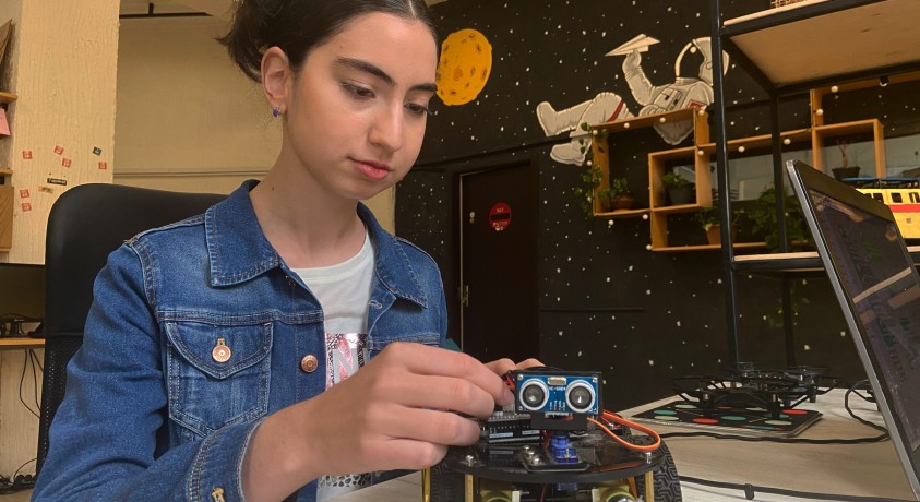 რა გამოწვევების წინაშე დგანან ტექნოლოგიური სფეროთი დაინტერესებული გოგონები საქართველოში