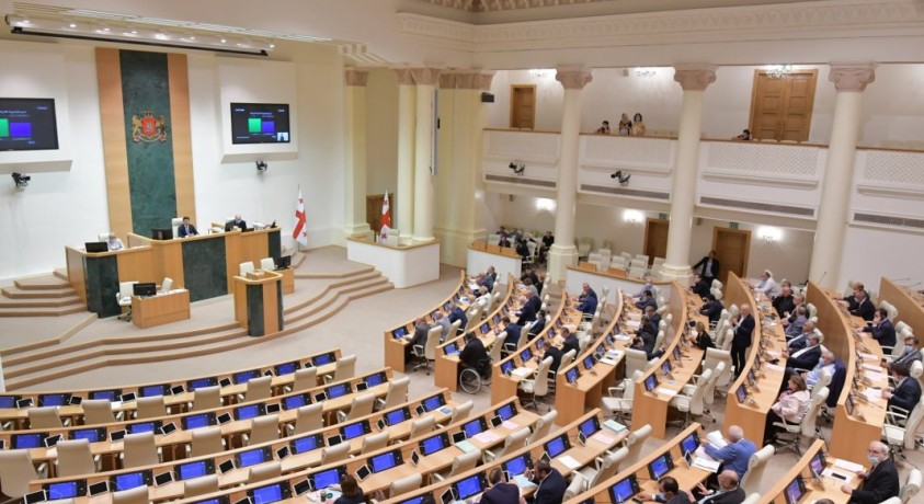 ოპოზიცია ამნისტიის კანონპროექტის საკუთარ ვერსიას წარადგენს