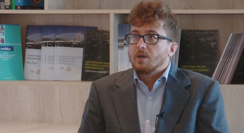 ქართული საზოგადოების განწყობები – ინტერვიუ დასტინ გილბრეტთან